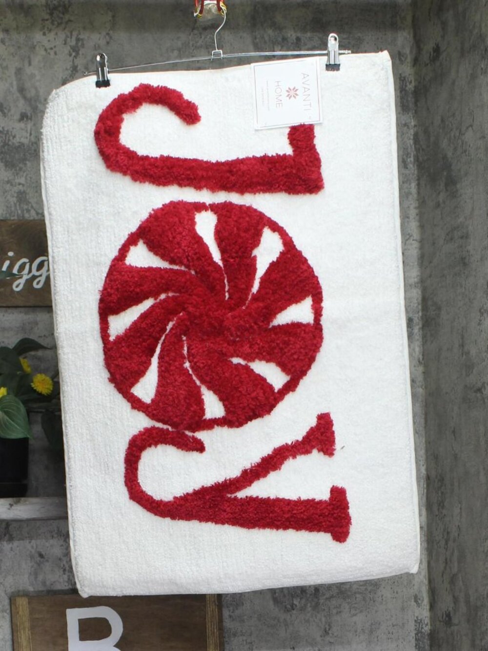 NWT Avanti Home Joy Holiday Christmas Plush Bath Rug Red / White 20x30